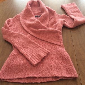 Pink shawl neck sweater (Moda International)